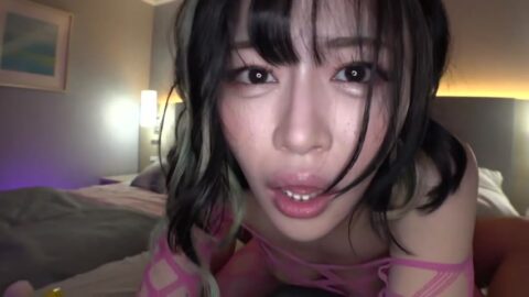 激カワ金髪ギャルがホテルで潮吹き連続絶頂！肉弾BODYがヒクヒク痙攣イキまくりFUCK！